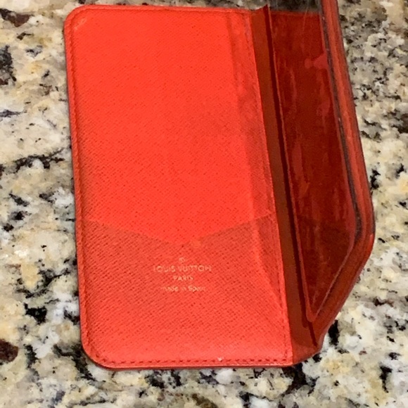 Louis Vuitton Phone Case - Picture 3 of 5